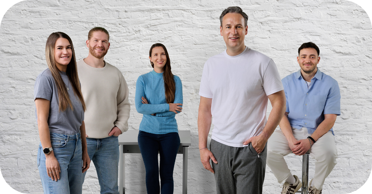 This is us – the team behind Dailydream